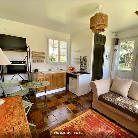 Villa Presbytère Du 19e Siècle La Chapelle-du-Bois-des-Faulx