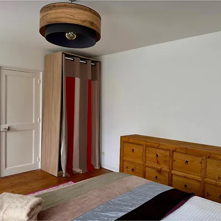 Presbytère Du 19e Siècle La Chapelle-du-Bois-des-Faulx